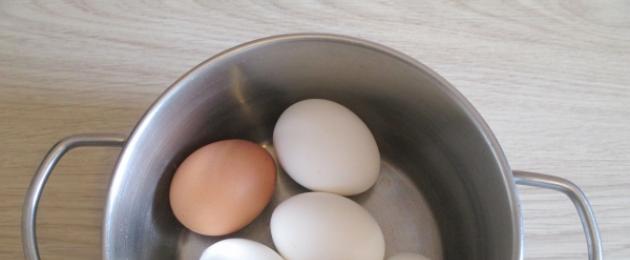 Пасхальные яйца в стиле декупаж. Пасхальные яйца: Декупаж (декор) пасхальных яиц своими руками