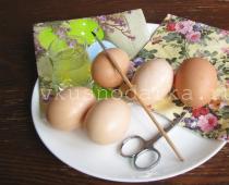 Декупаж пасхальных яиц салфетками